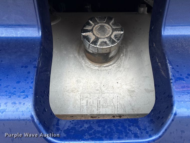 image for item YA1055 2019 International LT625 semi truck