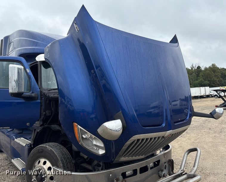 image for item YA1055 2019 International LT625 semi truck