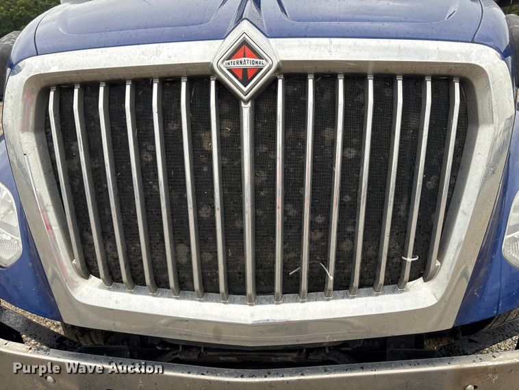 image for item YA1055 2019 International LT625 semi truck