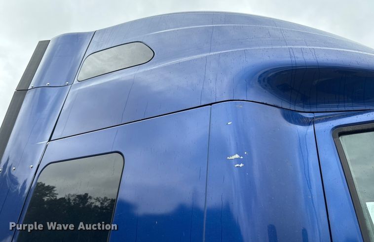 image for item YA1055 2019 International LT625 semi truck