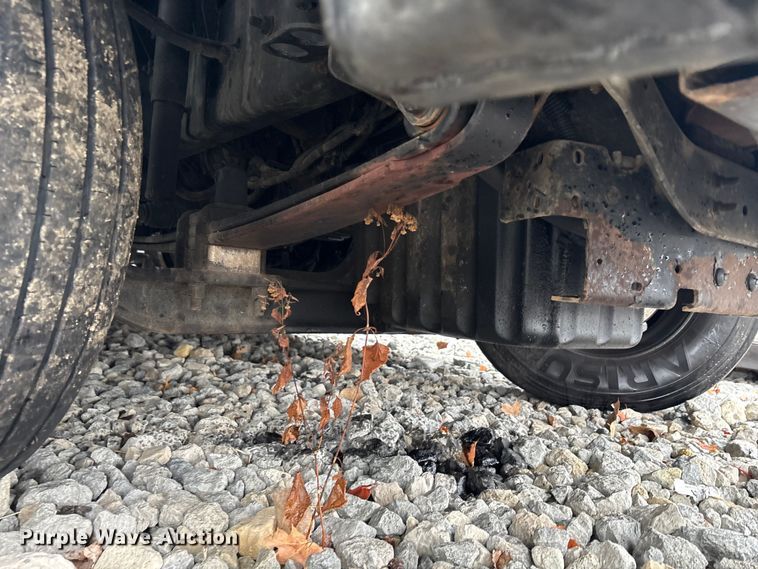 image for item YA1057 2016 Freightliner Cascadia semi truck