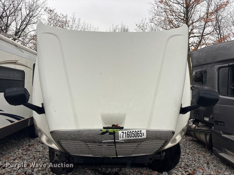 image for item YA1057 2016 Freightliner Cascadia semi truck