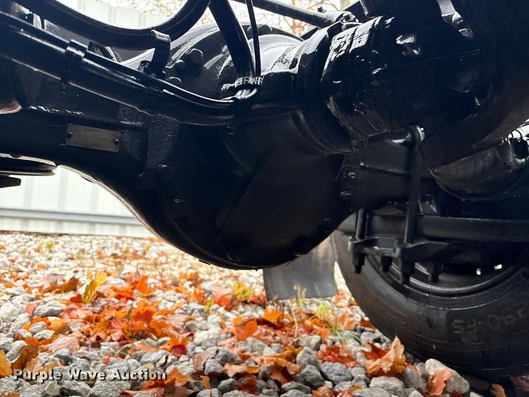 image for item YA1057 2016 Freightliner Cascadia semi truck