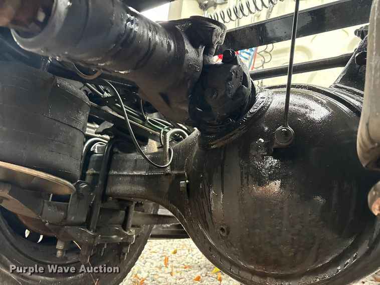 image for item YA1057 2016 Freightliner Cascadia semi truck