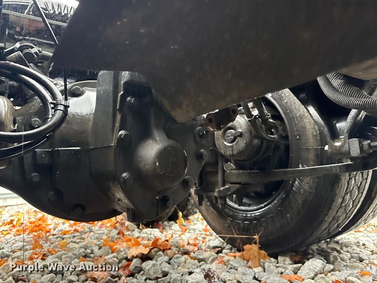 image for item YA1057 2016 Freightliner Cascadia semi truck