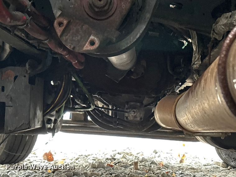 image for item YA1057 2016 Freightliner Cascadia semi truck