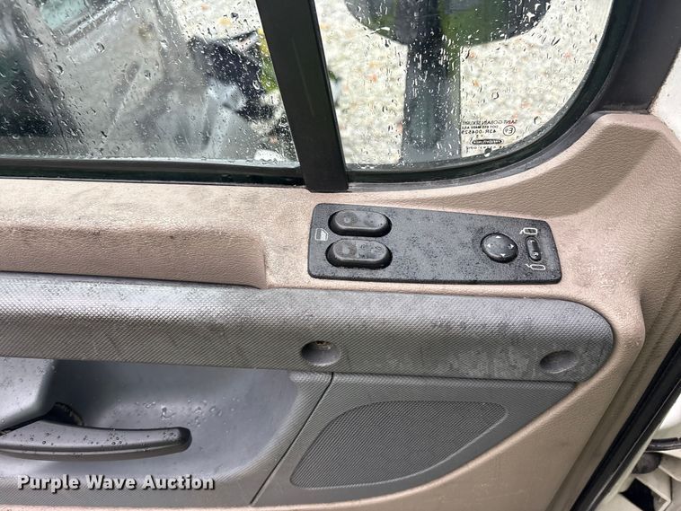 image for item YA1057 2016 Freightliner Cascadia semi truck