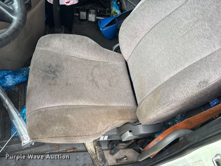 image for item YA1057 2016 Freightliner Cascadia semi truck