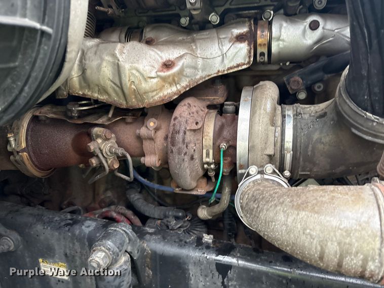 image for item YA1057 2016 Freightliner Cascadia semi truck