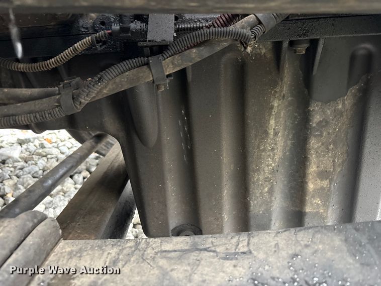 image for item YA1057 2016 Freightliner Cascadia semi truck