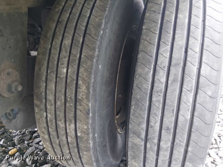 image for item YA1083 2012 Wabash DVCVHSA dry van trailer