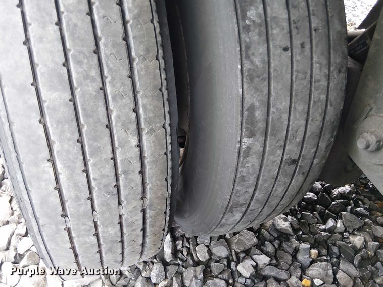 image for item YA1083 2012 Wabash DVCVHSA dry van trailer