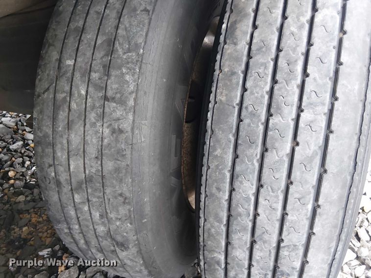 image for item YA1083 2012 Wabash DVCVHSA dry van trailer