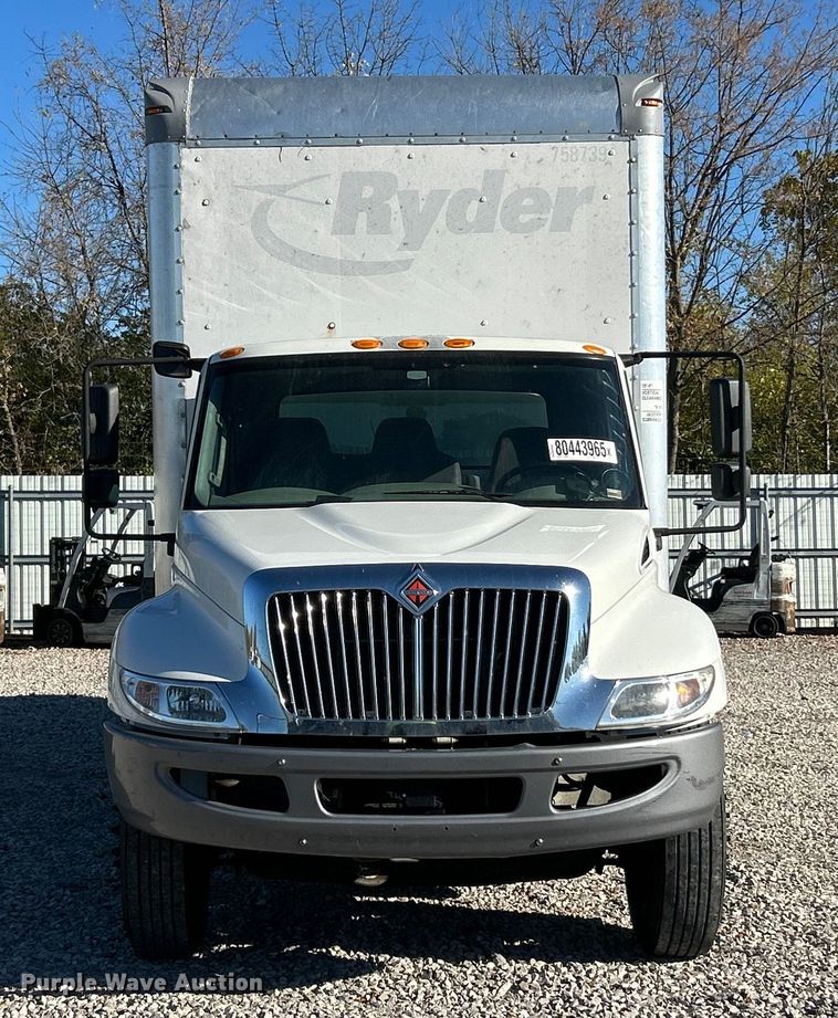 image for item YA1118 2018 International 4300 box truck