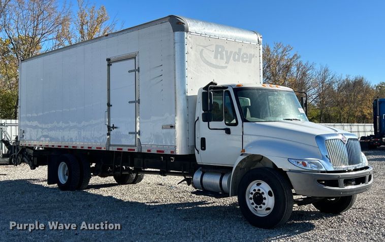image for item YA1118 2018 International 4300 box truck