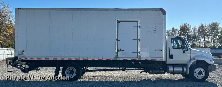 image for item YA1118 2018 International 4300 box truck