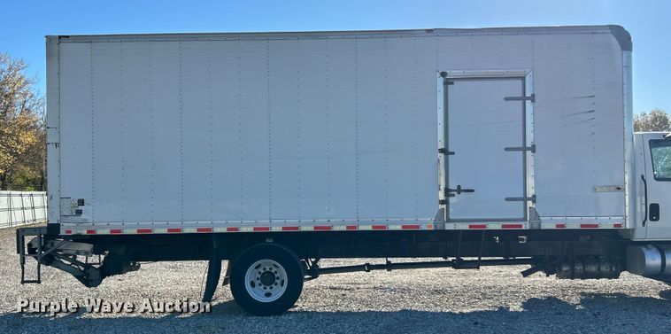 image for item YA1118 2018 International 4300 box truck