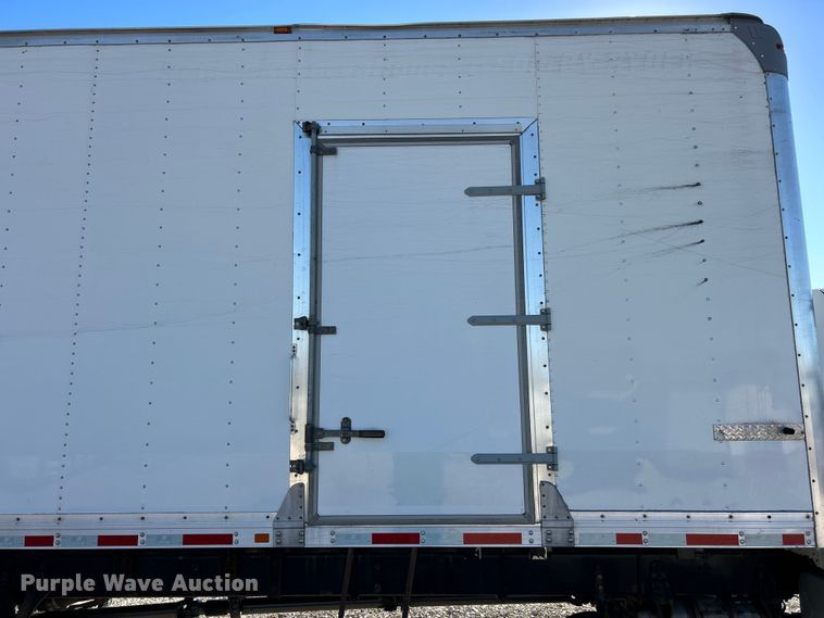 image for item YA1118 2018 International 4300 box truck