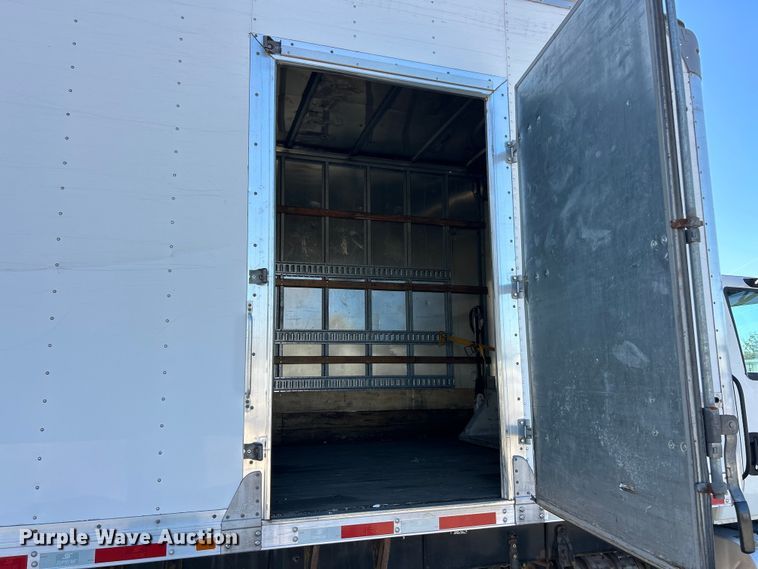 image for item YA1118 2018 International 4300 box truck