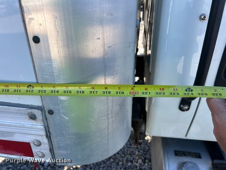 image for item YA1118 2018 International 4300 box truck