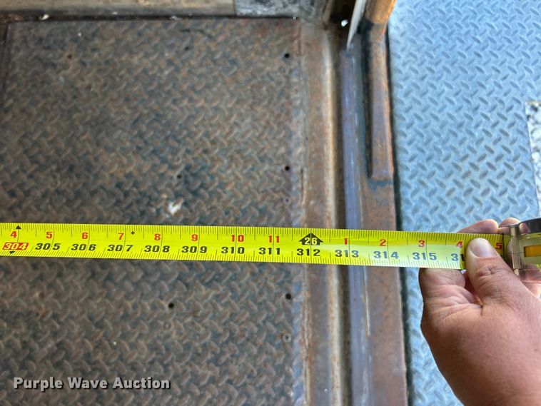 image for item YA1118 2018 International 4300 box truck