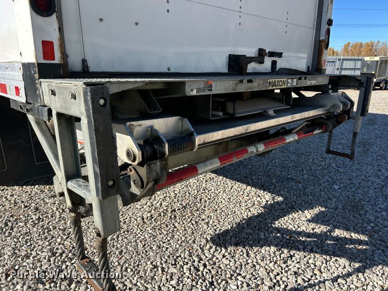 image for item YA1118 2018 International 4300 box truck