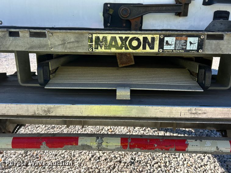 image for item YA1118 2018 International 4300 box truck