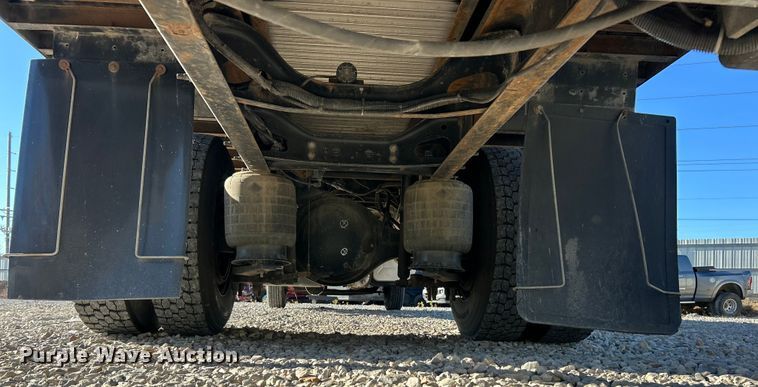 image for item YA1118 2018 International 4300 box truck