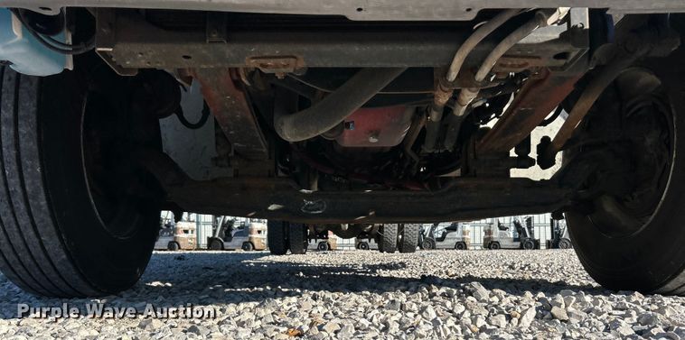 image for item YA1118 2018 International 4300 box truck