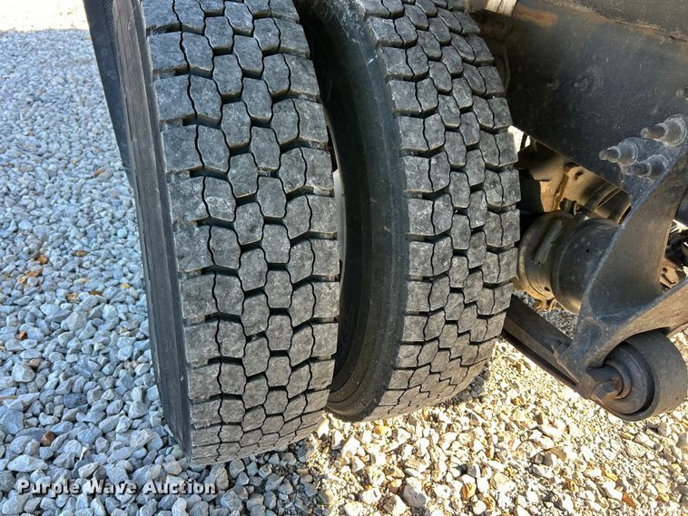 image for item YA1118 2018 International 4300 box truck