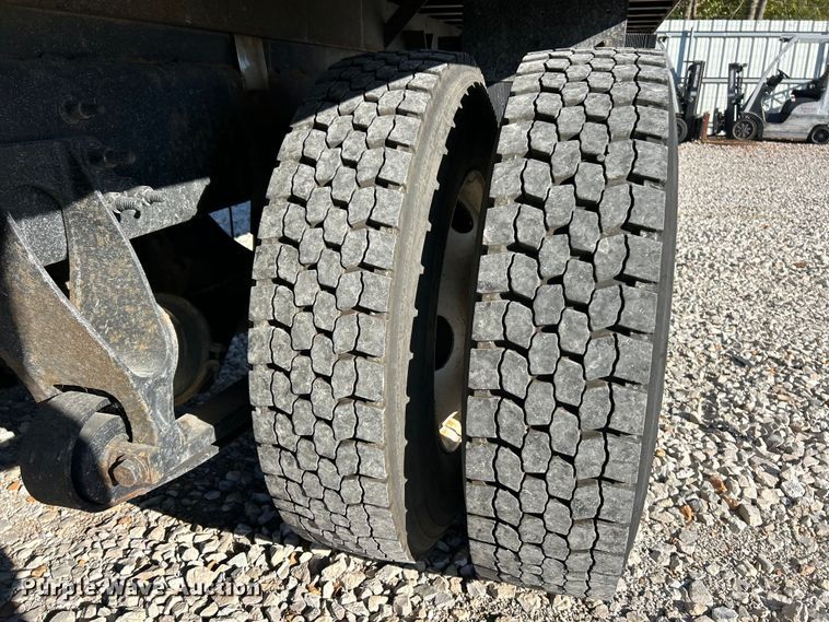 image for item YA1118 2018 International 4300 box truck