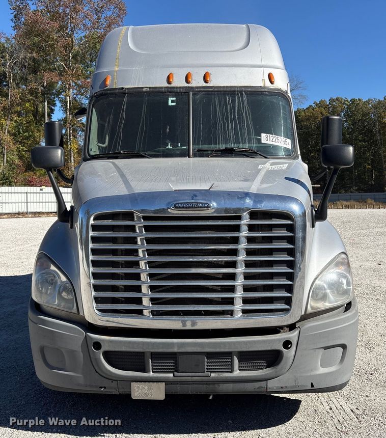 CAMIóN CAMAROTE 2016 FREIGHTLINER