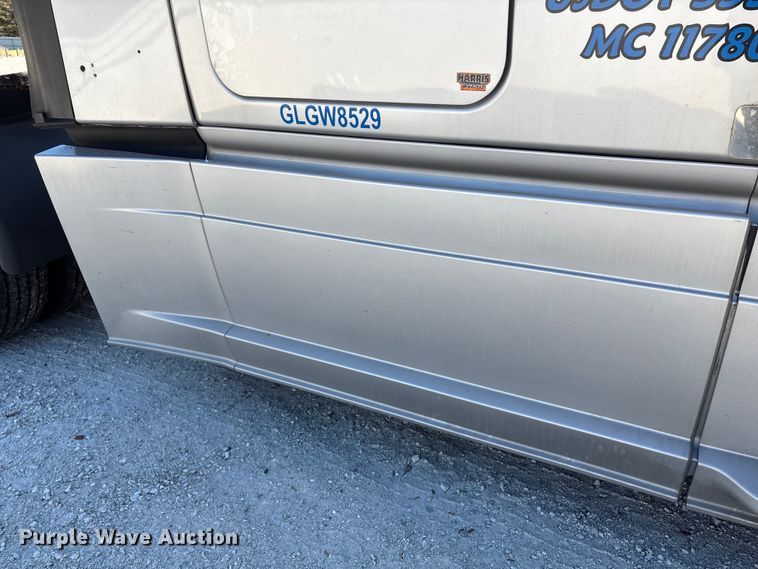 image for item YA1150 2016 Freightliner Cascadia semi truck