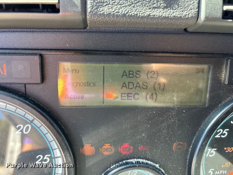 image for item YA1150 2016 Freightliner Cascadia semi truck