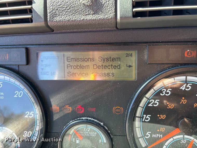 image for item YA1150 2016 Freightliner Cascadia semi truck