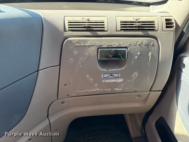 image for item YA1150 2016 Freightliner Cascadia semi truck