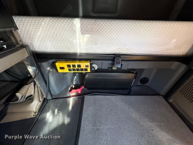 image for item YA1150 2016 Freightliner Cascadia semi truck