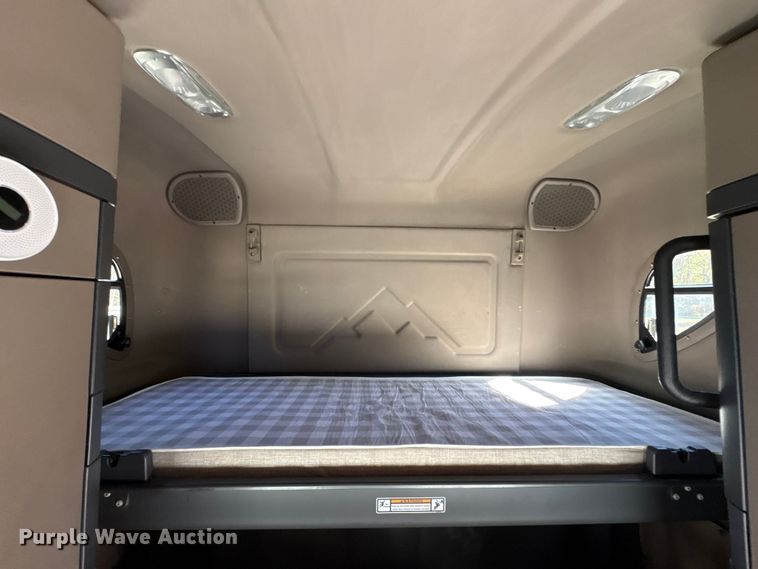 image for item YA1150 2016 Freightliner Cascadia semi truck