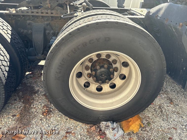 image for item YA1150 2016 Freightliner Cascadia semi truck