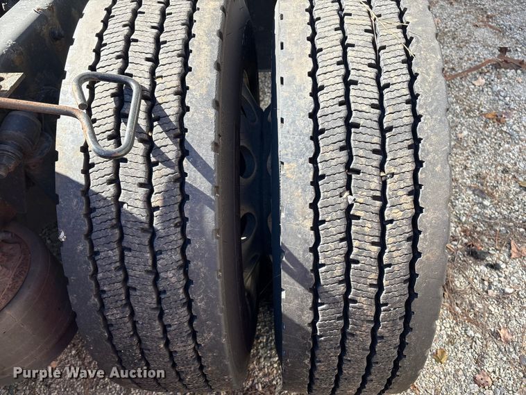 image for item YA1150 2016 Freightliner Cascadia semi truck