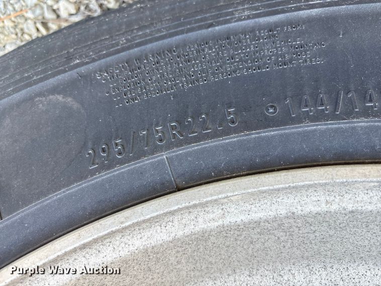 image for item YA1150 2016 Freightliner Cascadia semi truck