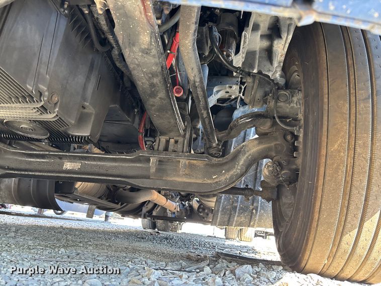 image for item YA1153 2017 Kenworth T680 semi truck