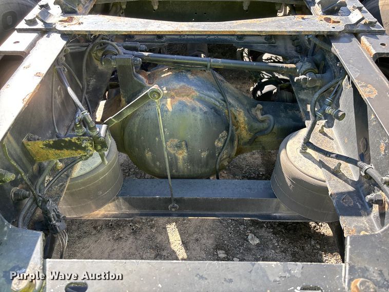 image for item YA1153 2017 Kenworth T680 semi truck