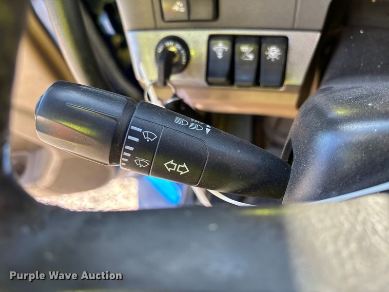 image for item YA1153 2017 Kenworth T680 semi truck