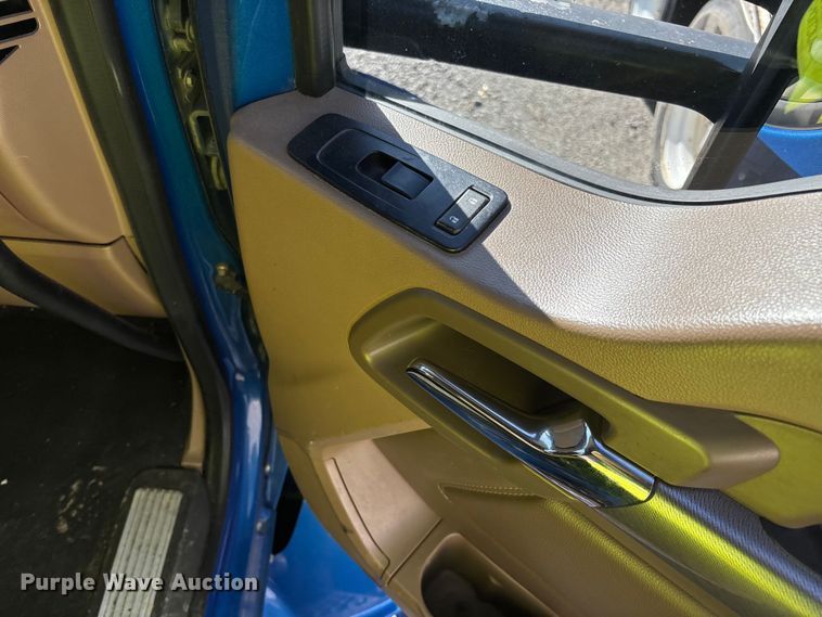 image for item YA1153 2017 Kenworth T680 semi truck