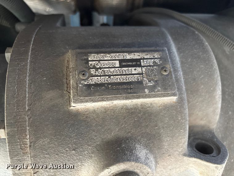 image for item YA1153 2017 Kenworth T680 semi truck