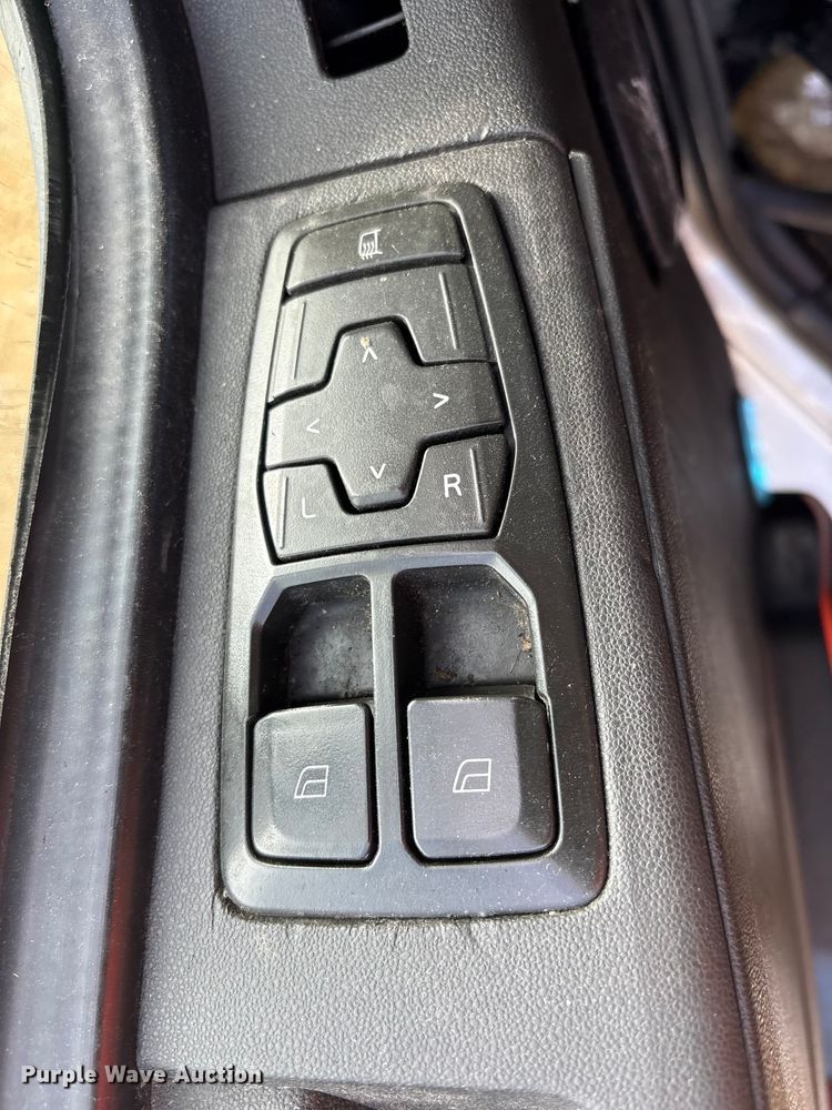 image for item YA1156 2020 Volvo VNL semi truck