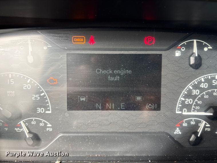 image for item YA1156 2020 Volvo VNL semi truck