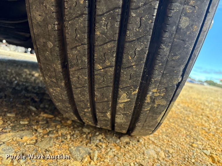 image for item YA1156 2020 Volvo VNL semi truck