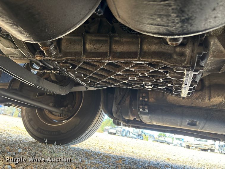 image for item YA1156 2020 Volvo VNL semi truck